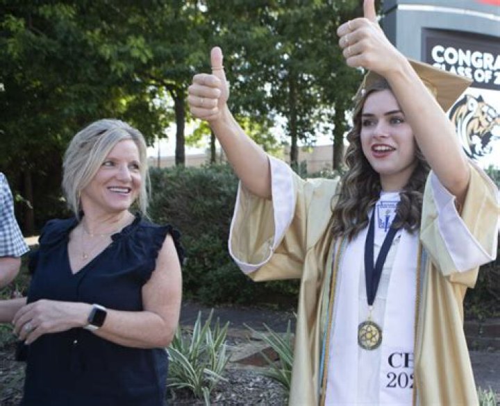 Aurora Sky Castner | Mother, Father And Education