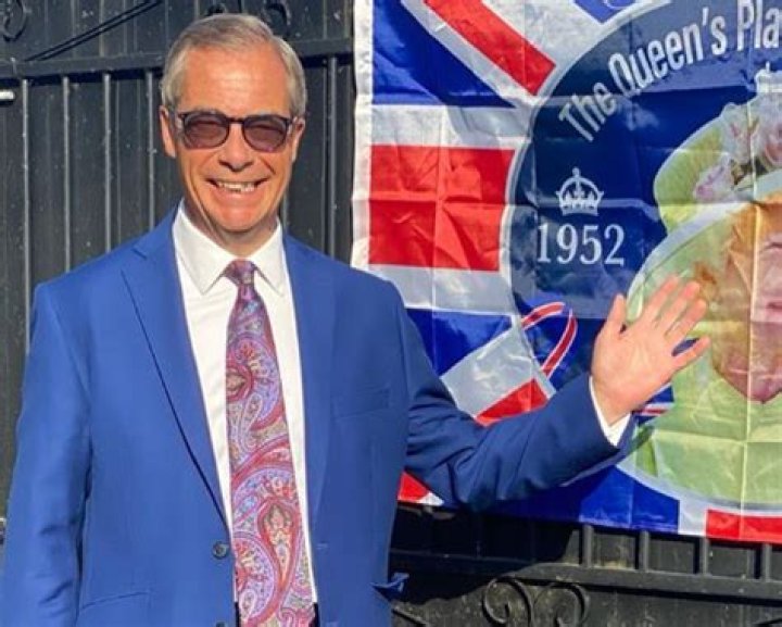 
Nigel Farage Religion – Is He Jewish? Family Background And Ethnicity 