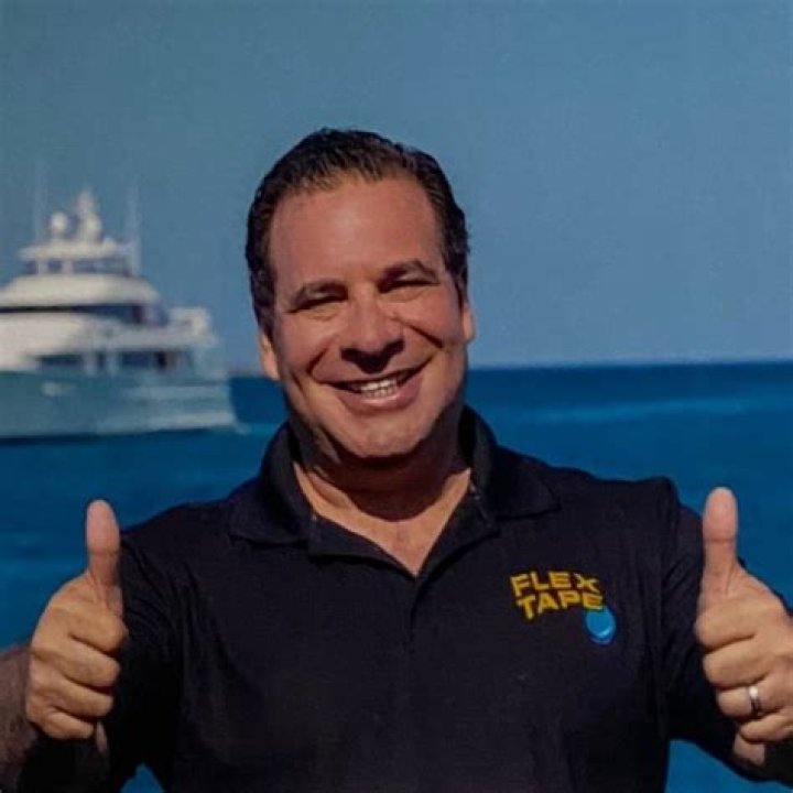 Phil Swift Height, Weight, Net Worth, Age, Birthday, Wikipedia, Who, Nationality, Biography