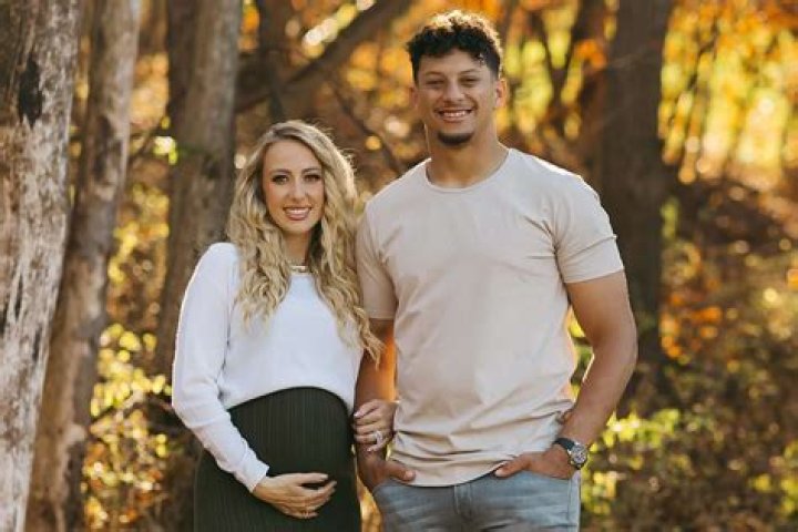 
Pregnant Brittany Mahomes Cheers on Husband Patrick at Game After Sharing Sexy Maternity Photo 