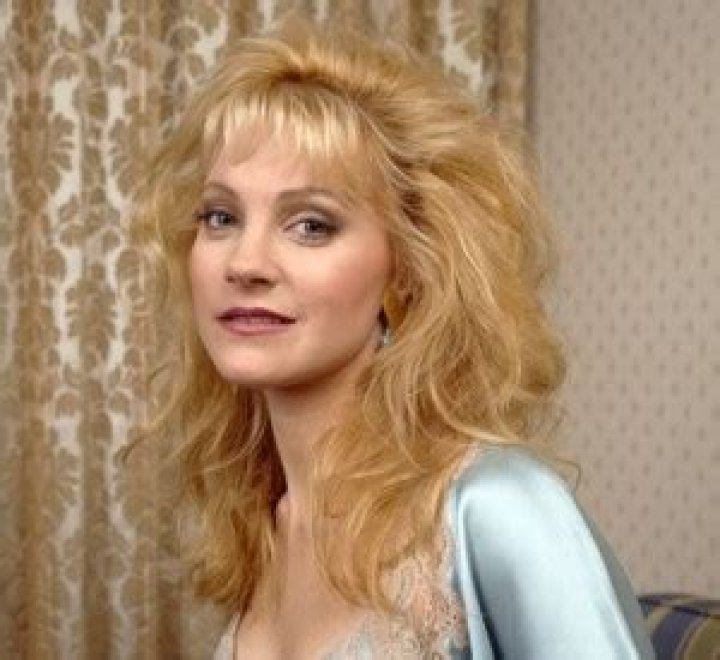 
Where Is Malandra Burrows Now? Health Update And Husband – New Partner 2022 