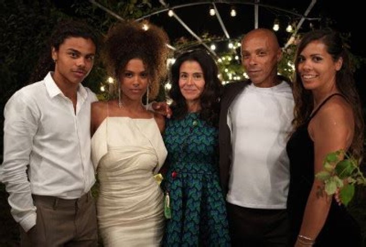 Who Are Robin Kunakey And Nadia Kunakey? Tina Kunakey Parents, Husband And Kids