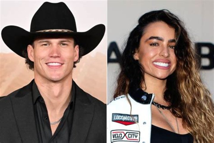 Who Is Sommer Ray Boyfriend In 2022? Dating History Of Model In A Frame!