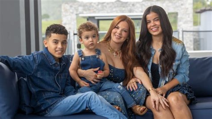 Yomaira Ortiz Feliciano, Wisin Wife, Family And Net Worth – 5 Fast Facts